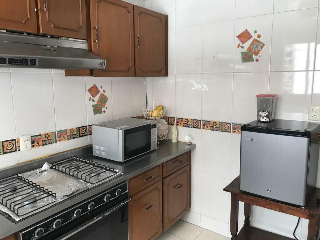 Dcr International Suites Homestay *